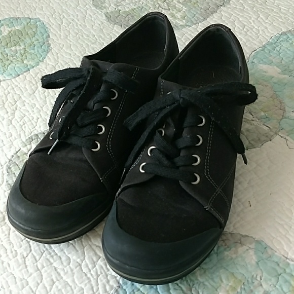 Dansko Shoes - Dansko vegan lace up shoes